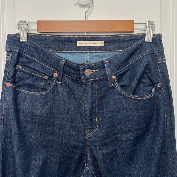 Levi’s | Dark Blue MID RISE SKINNY WOMEN'S JEANS size W30 L30 - Picture 4 of 9